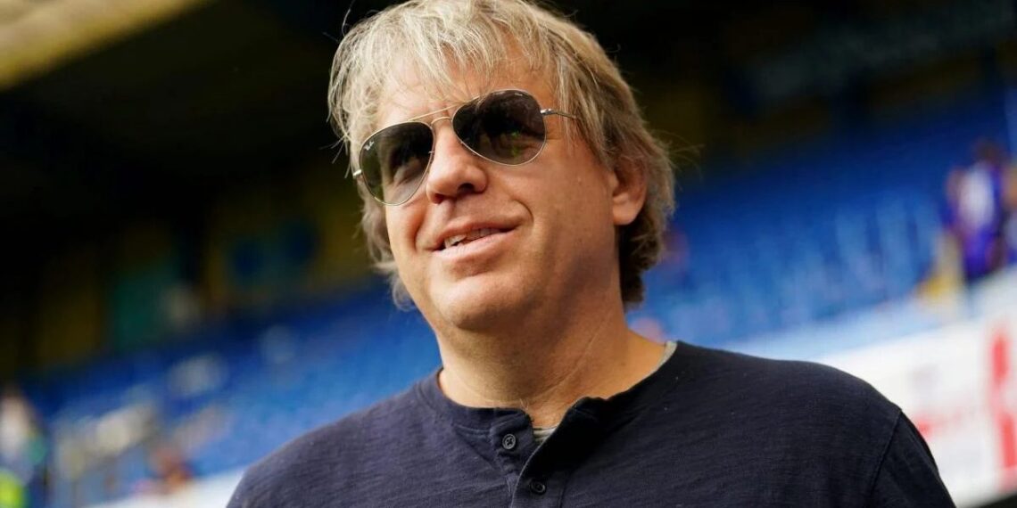 Todd Boehly cède ses parts dans Chelsea et Strasbourg